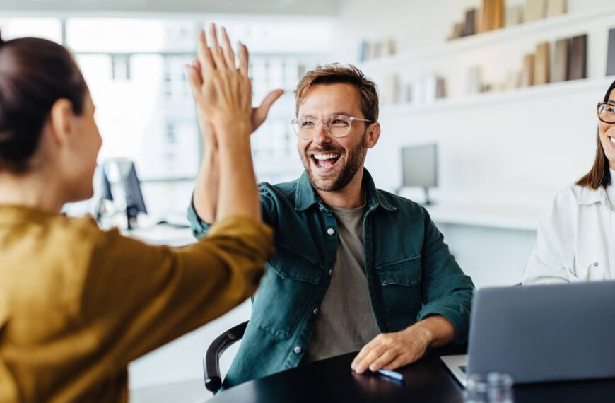 Po co właściwie oceniać zespół? Cele oceny pracowników, które realnie zwiększają zyski firmy